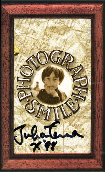 LENNON, JULIAN  - PHOTOGRAPH SMILE
